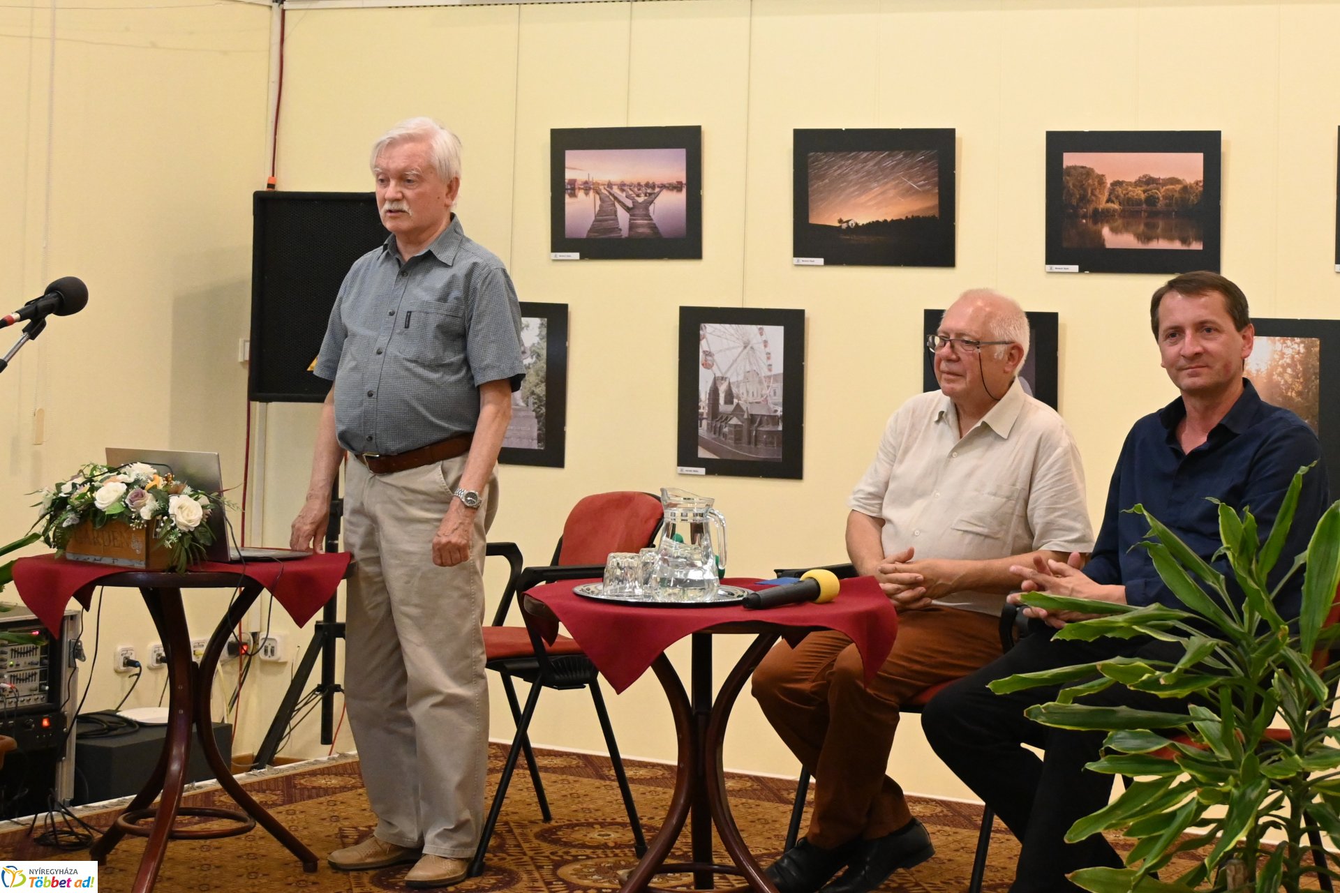 A Helios-Art Fotóklub kiállítása a könyvtárban