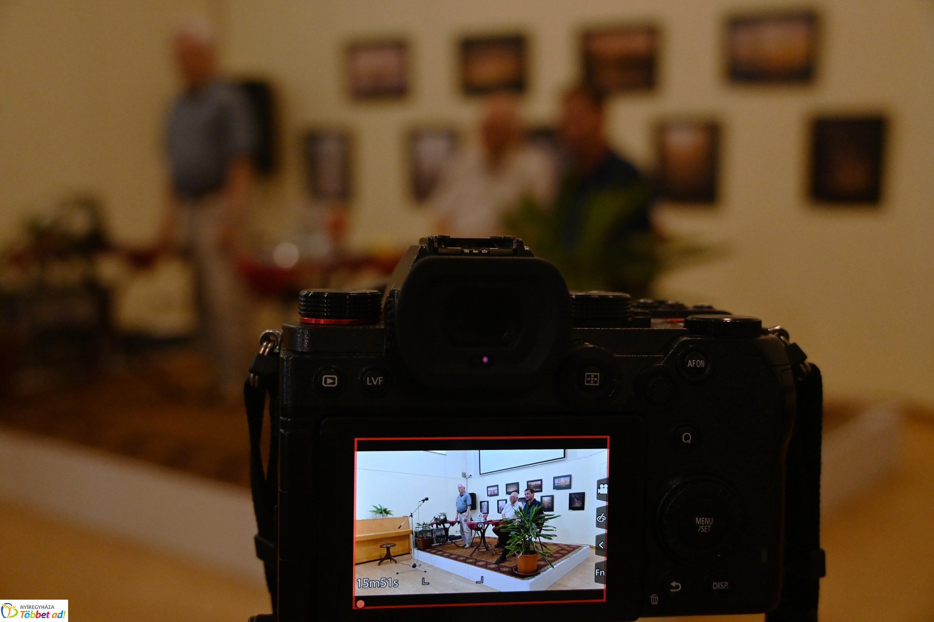 A Helios-Art Fotóklub kiállítása a könyvtárban