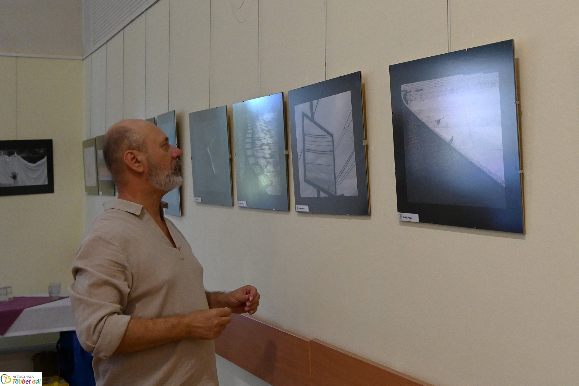 A Helios-Art Fotóklub kiállítása a könyvtárban