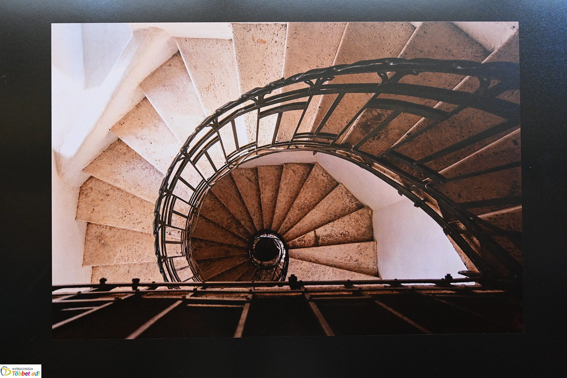 A Helios-Art Fotóklub kiállítása a könyvtárban