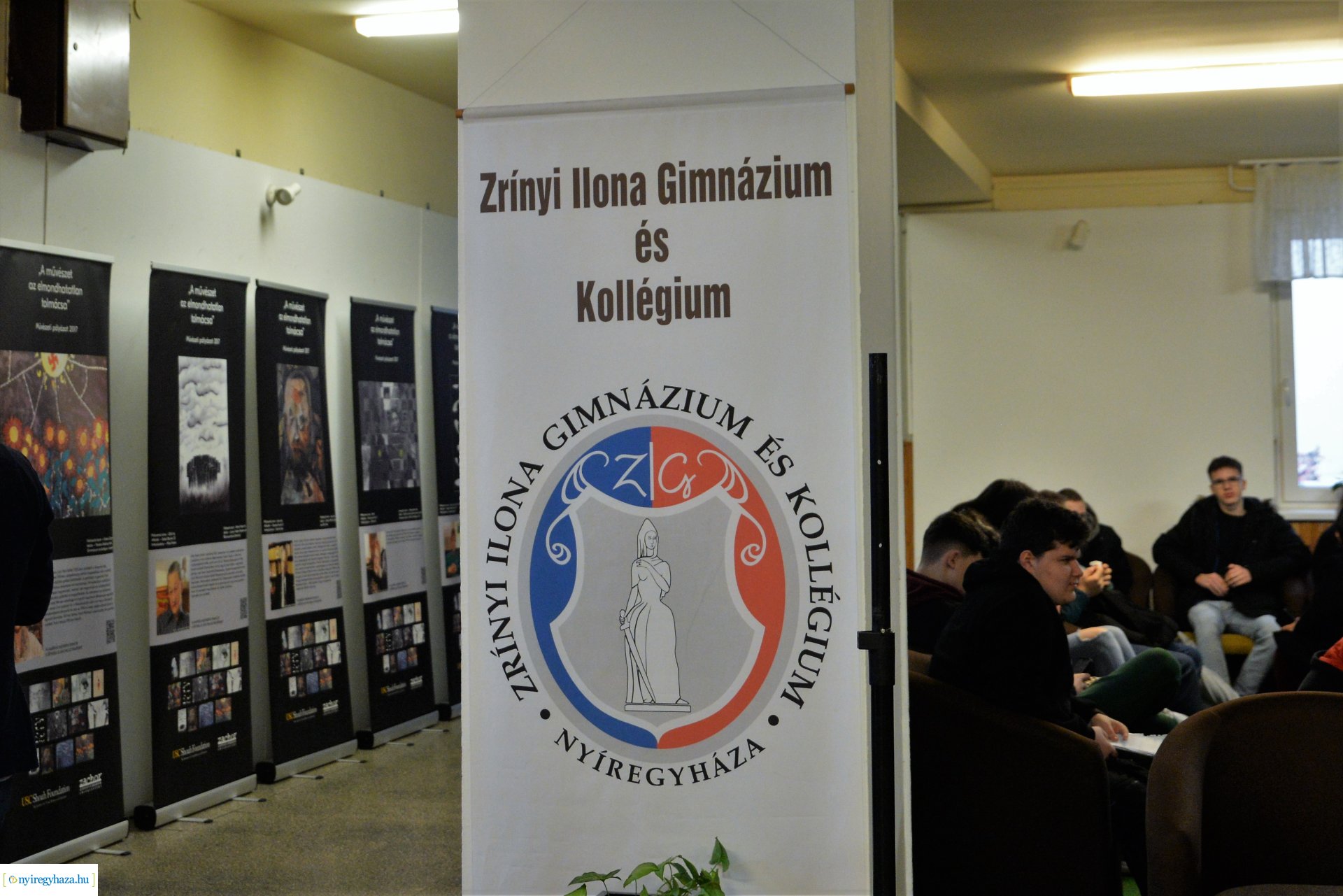 A Holokauszt Nemzetközi Emléknapja-kiállításmegnyitó a Zrínyi Ilona Gimnáziumban