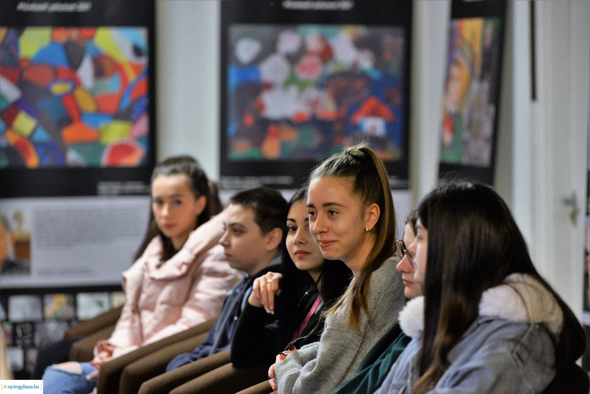 A Holokauszt Nemzetközi Emléknapja-kiállításmegnyitó a Zrínyi Ilona Gimnáziumban
