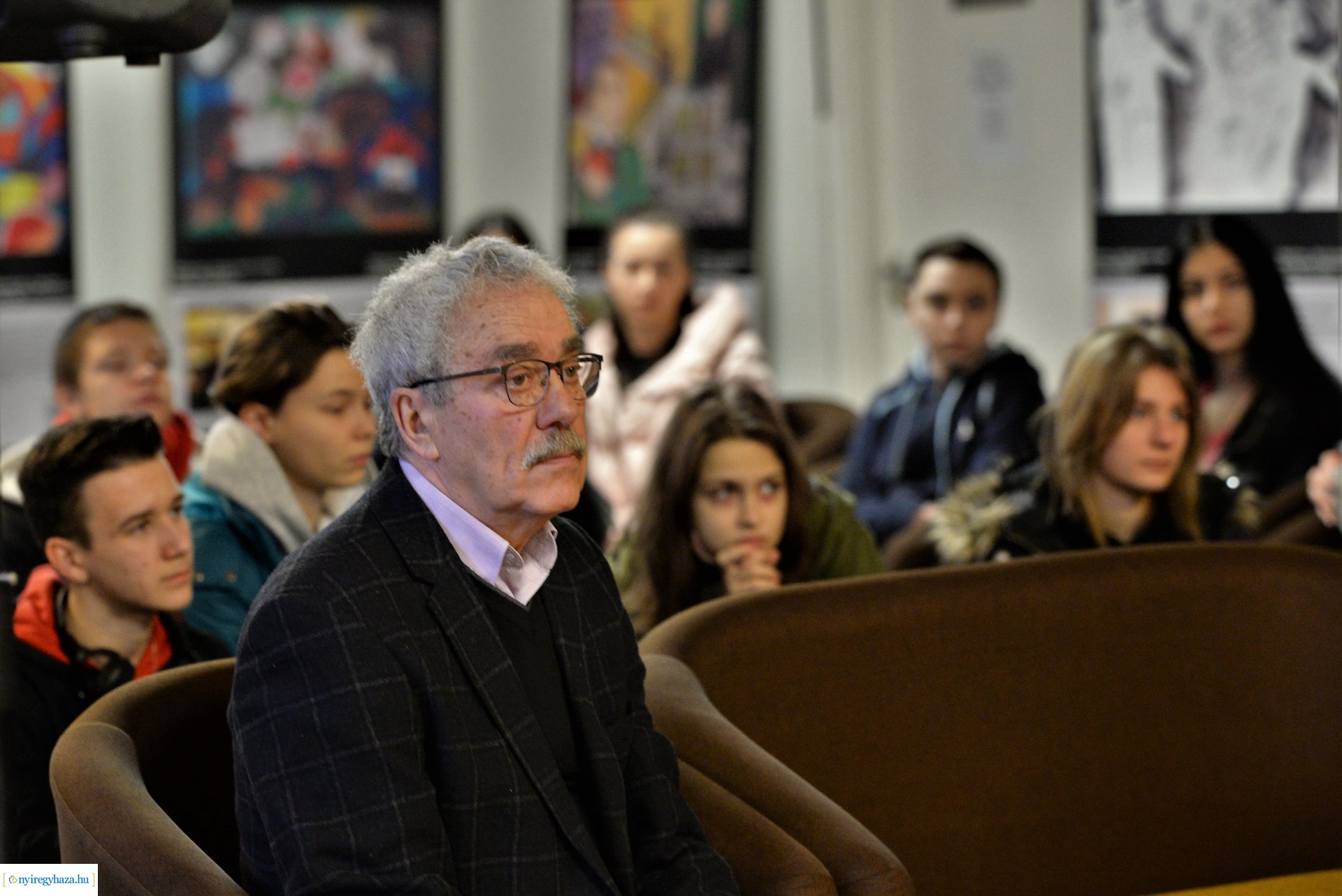 A Holokauszt Nemzetközi Emléknapja-kiállításmegnyitó a Zrínyi Ilona Gimnáziumban