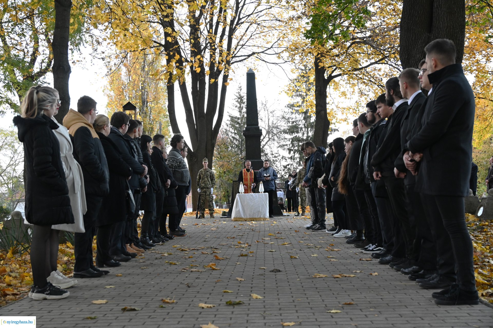 A hősökre emlékeztek a Hősök temetőjében