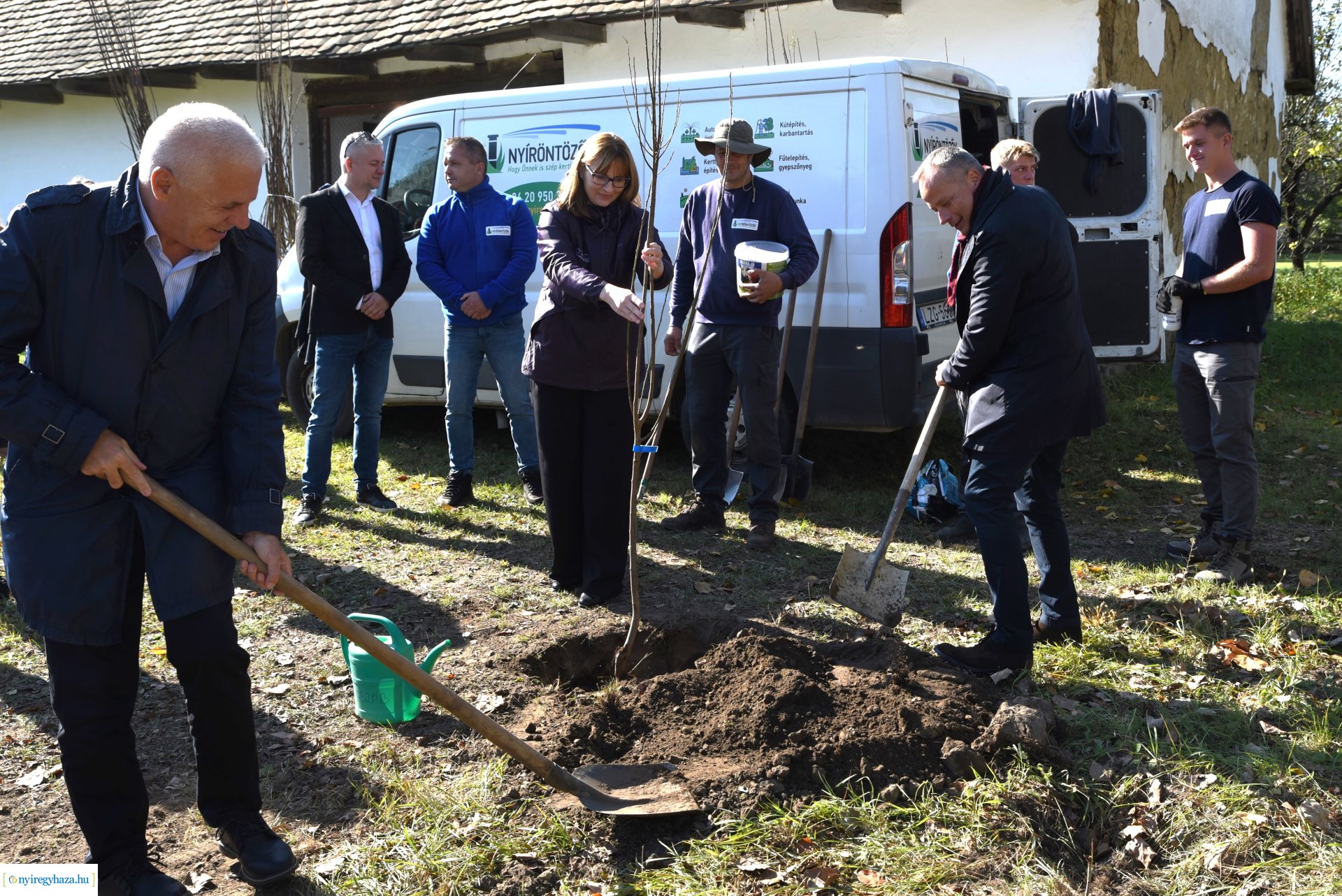A HÜBNER-H Kft. felajánlása - faültetés a Sóstói Múzeumfaluban 