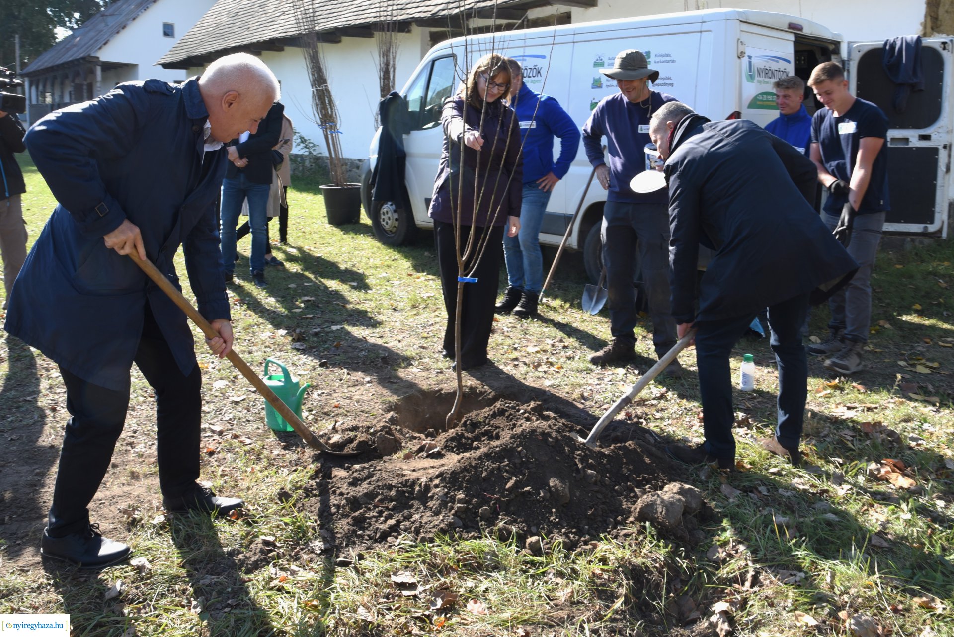 A HÜBNER-H Kft. felajánlása - faültetés a Sóstói Múzeumfaluban 