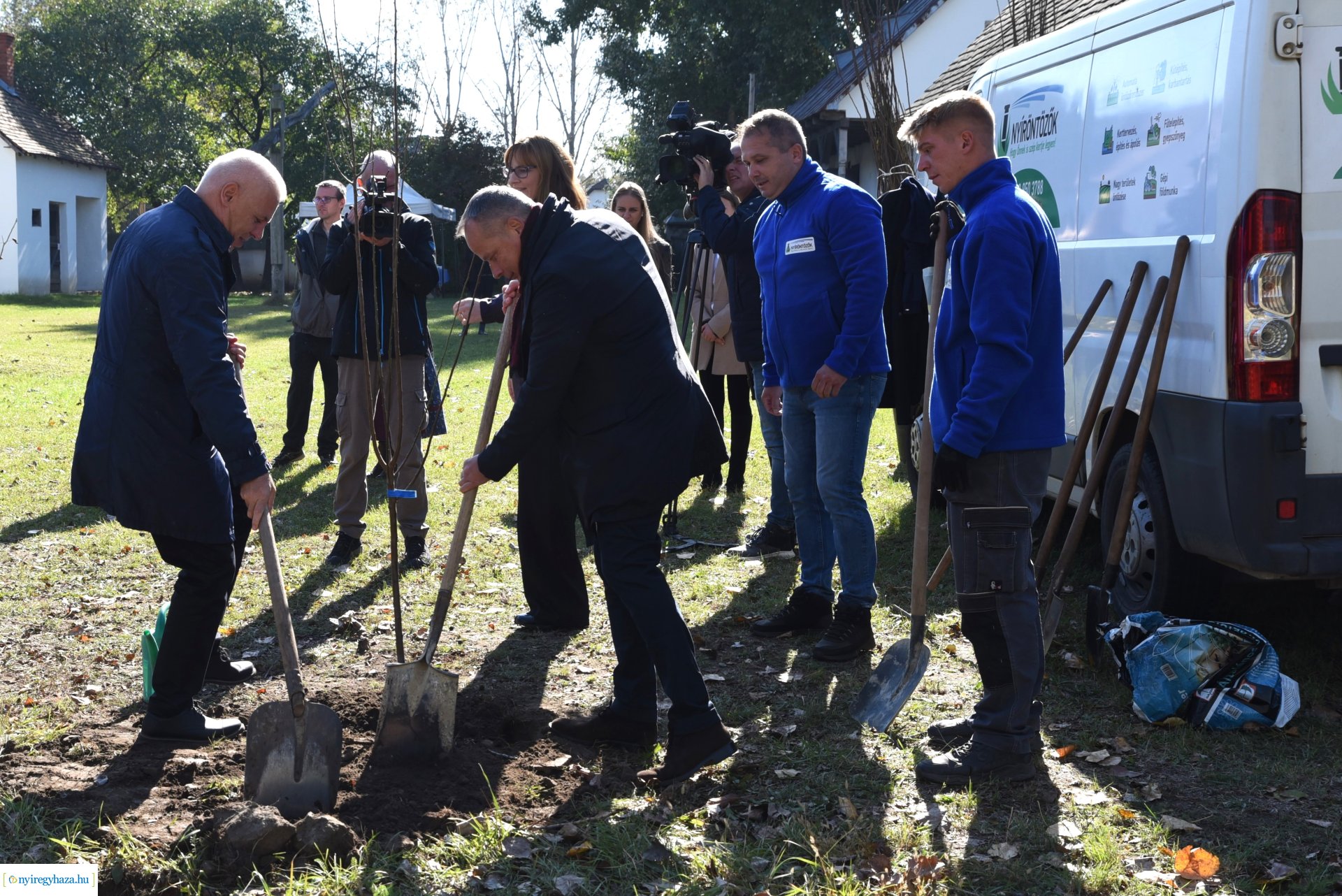 A HÜBNER-H Kft. felajánlása - faültetés a Sóstói Múzeumfaluban 