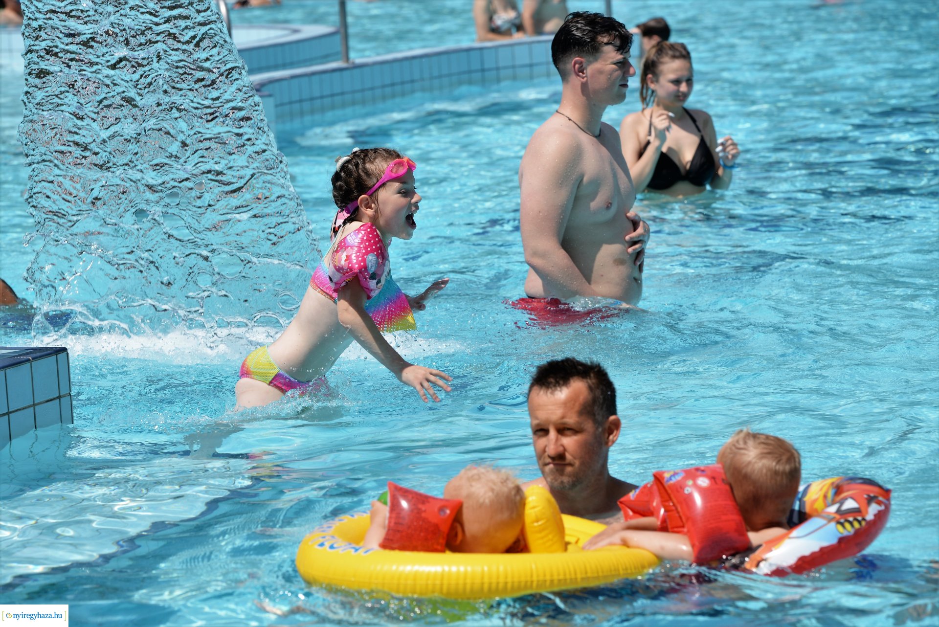 A kánikula első napja a Parkfürdőben