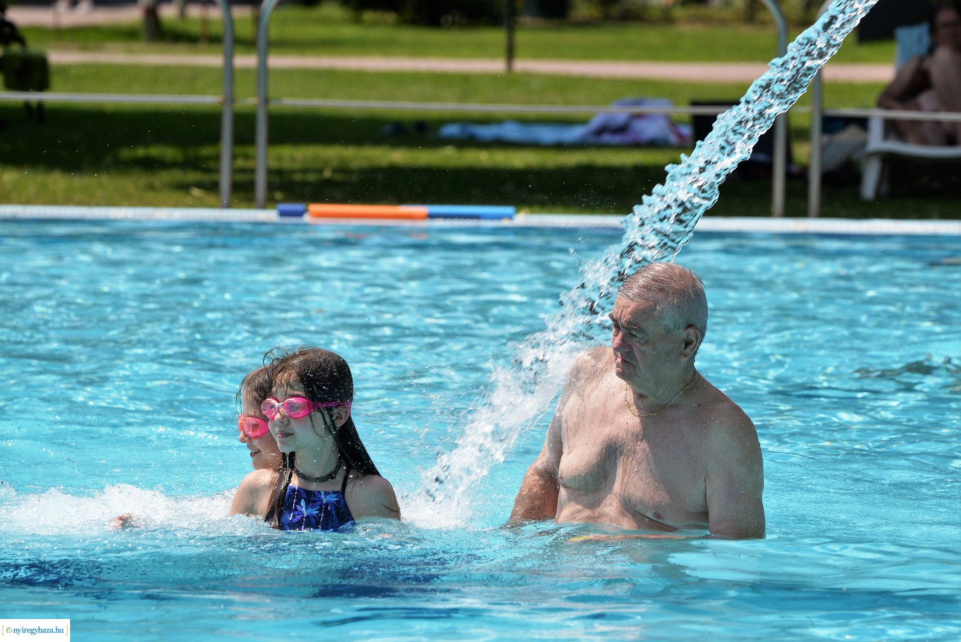 A kánikula első napja a Parkfürdőben
