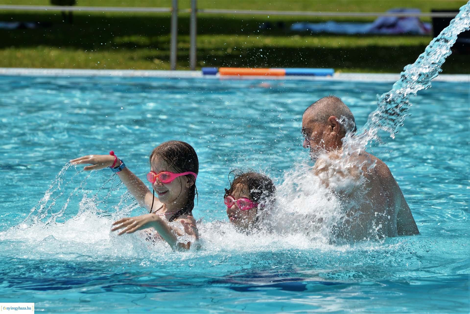 A kánikula első napja a Parkfürdőben
