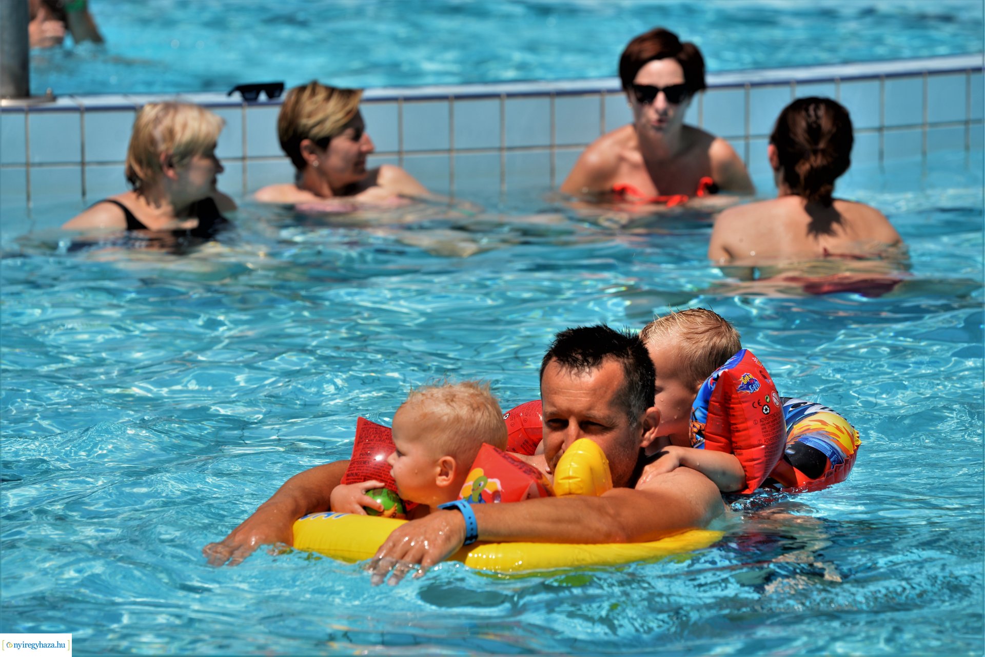 A kánikula első napja a Parkfürdőben