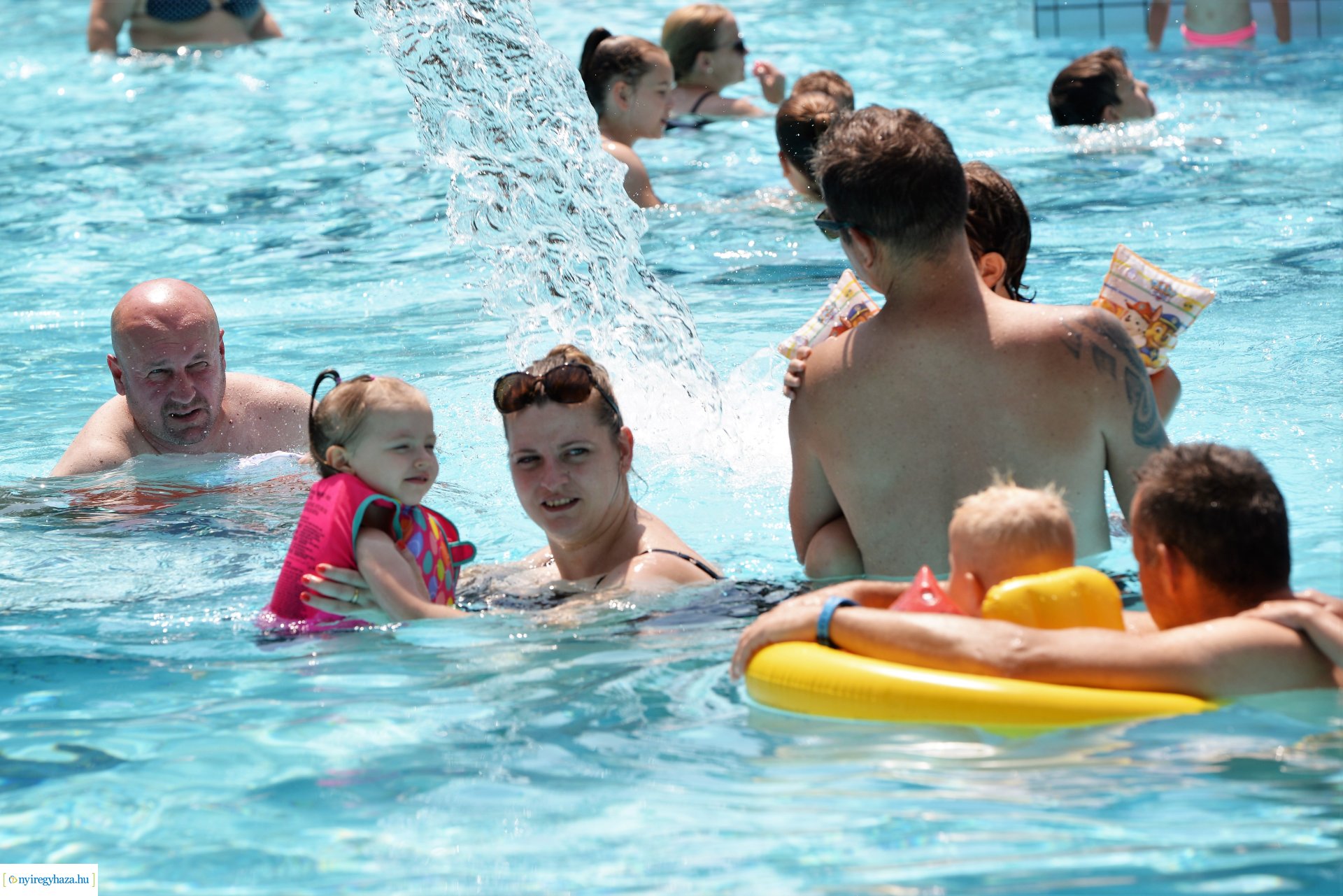 A kánikula első napja a Parkfürdőben