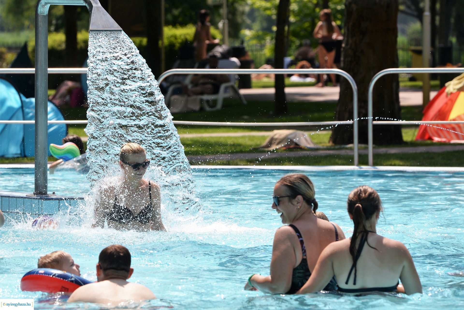 A kánikula első napja a Parkfürdőben