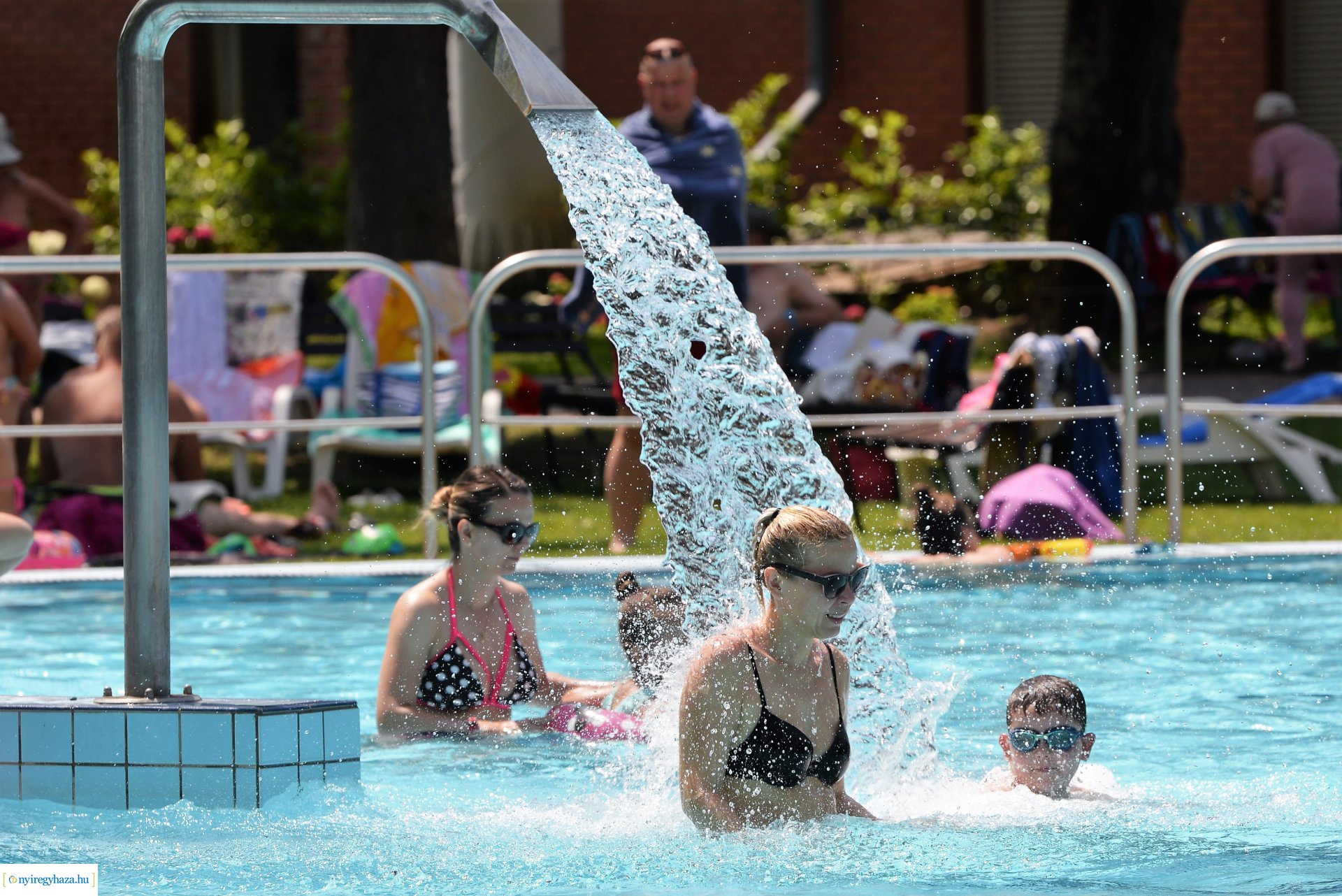 A kánikula első napja a Parkfürdőben