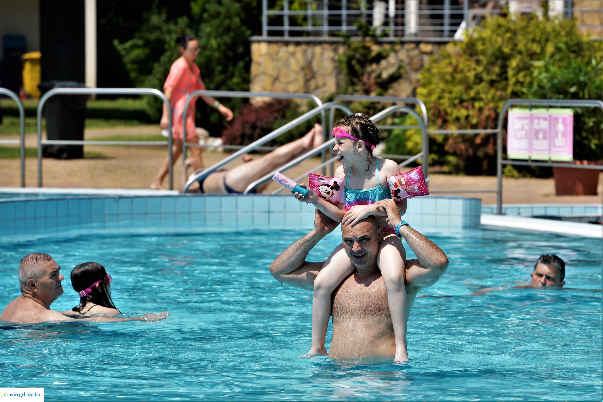A kánikula első napja a Parkfürdőben