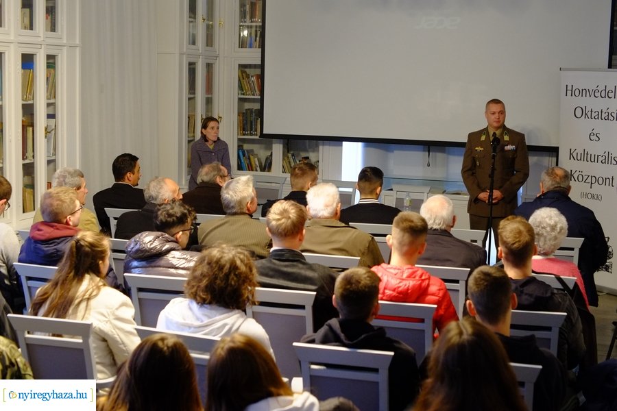 A katonai életpályamodell - előadás