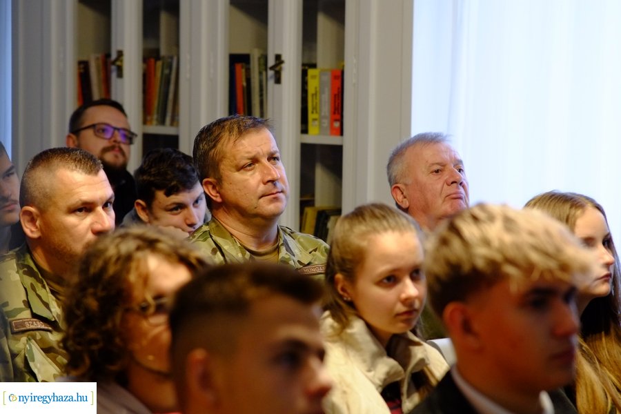 A katonai életpályamodell - előadás