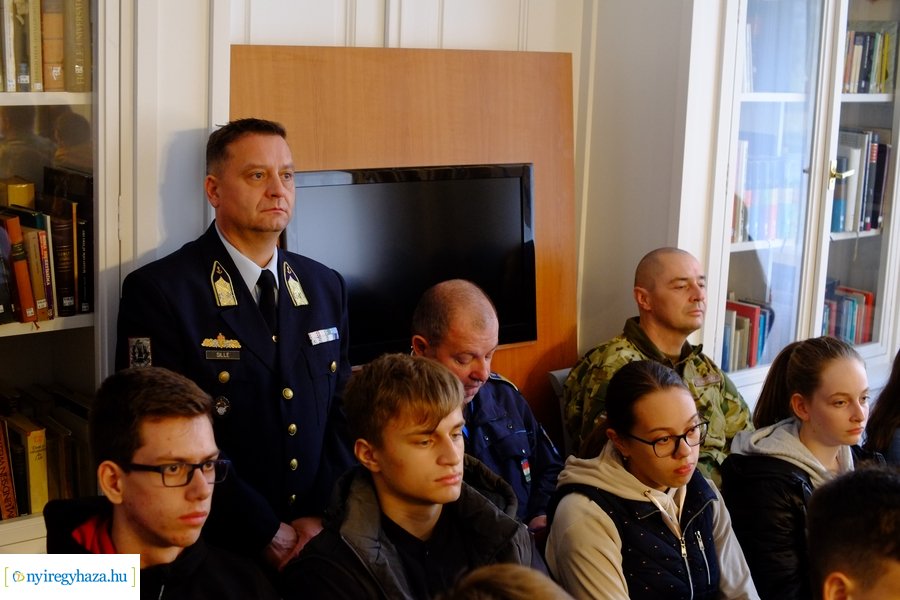 A katonai életpályamodell - előadás