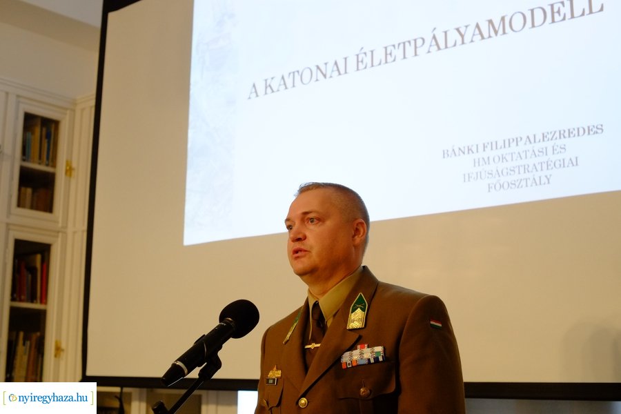 A katonai életpályamodell - előadás