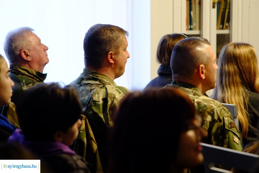 A katonai életpályamodell - előadás