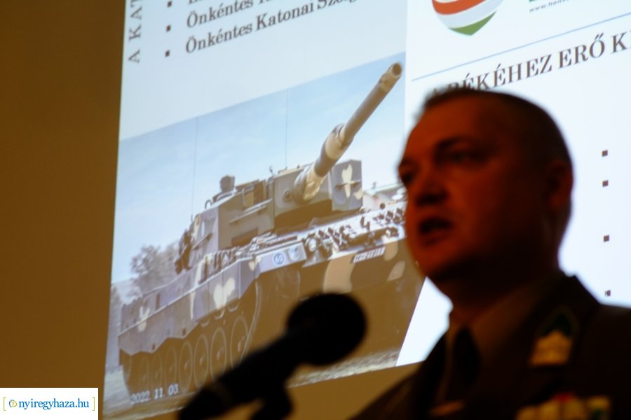 A katonai életpályamodell - előadás