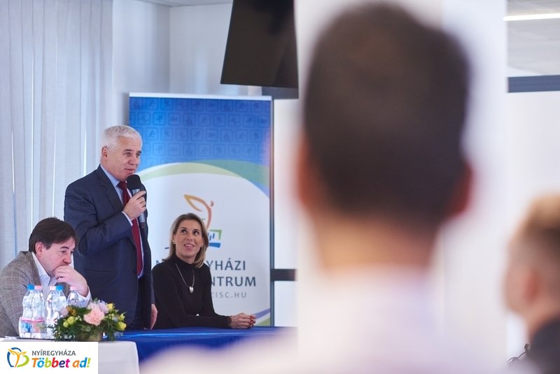 A kék bolygó a MŰvész Stúdióban