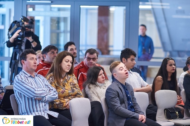 A kék bolygó a MŰvész Stúdióban
