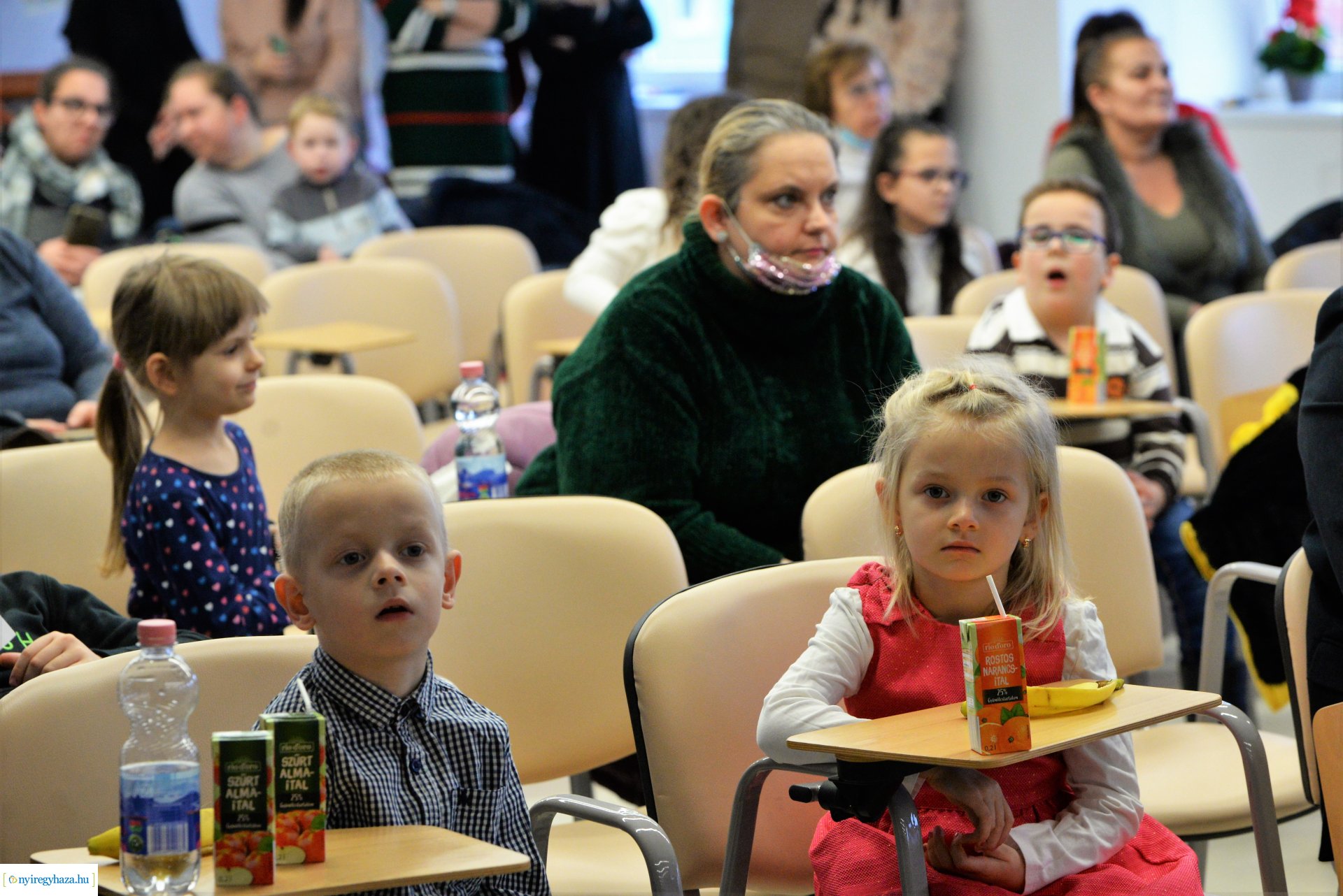 A  Kérlek segíts Alapítvány karácsonyi ünnepsége