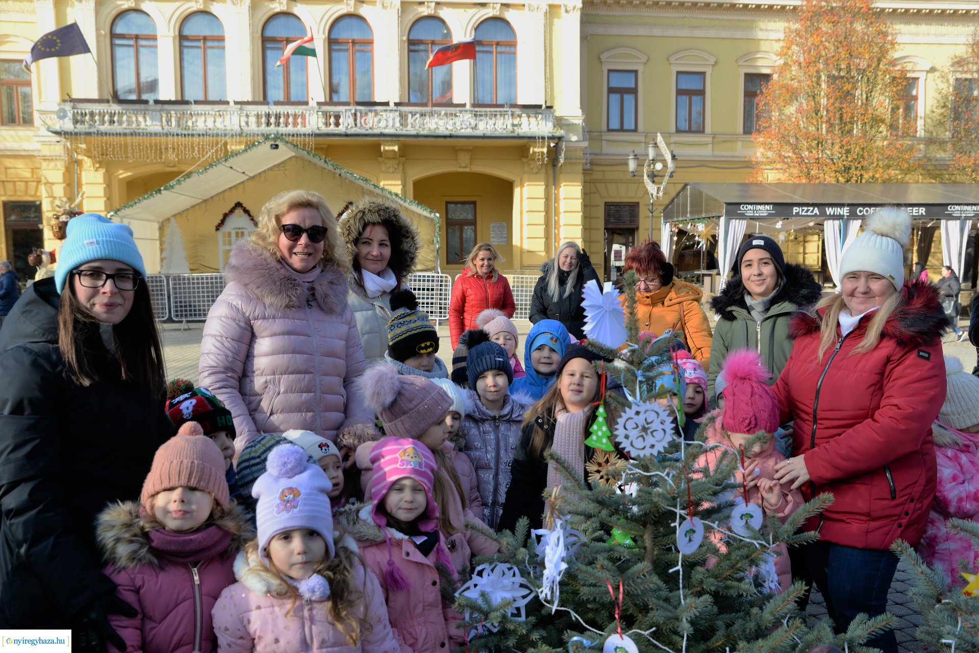 A "Kis karácsonyi sétány-t" óvodások díszítették