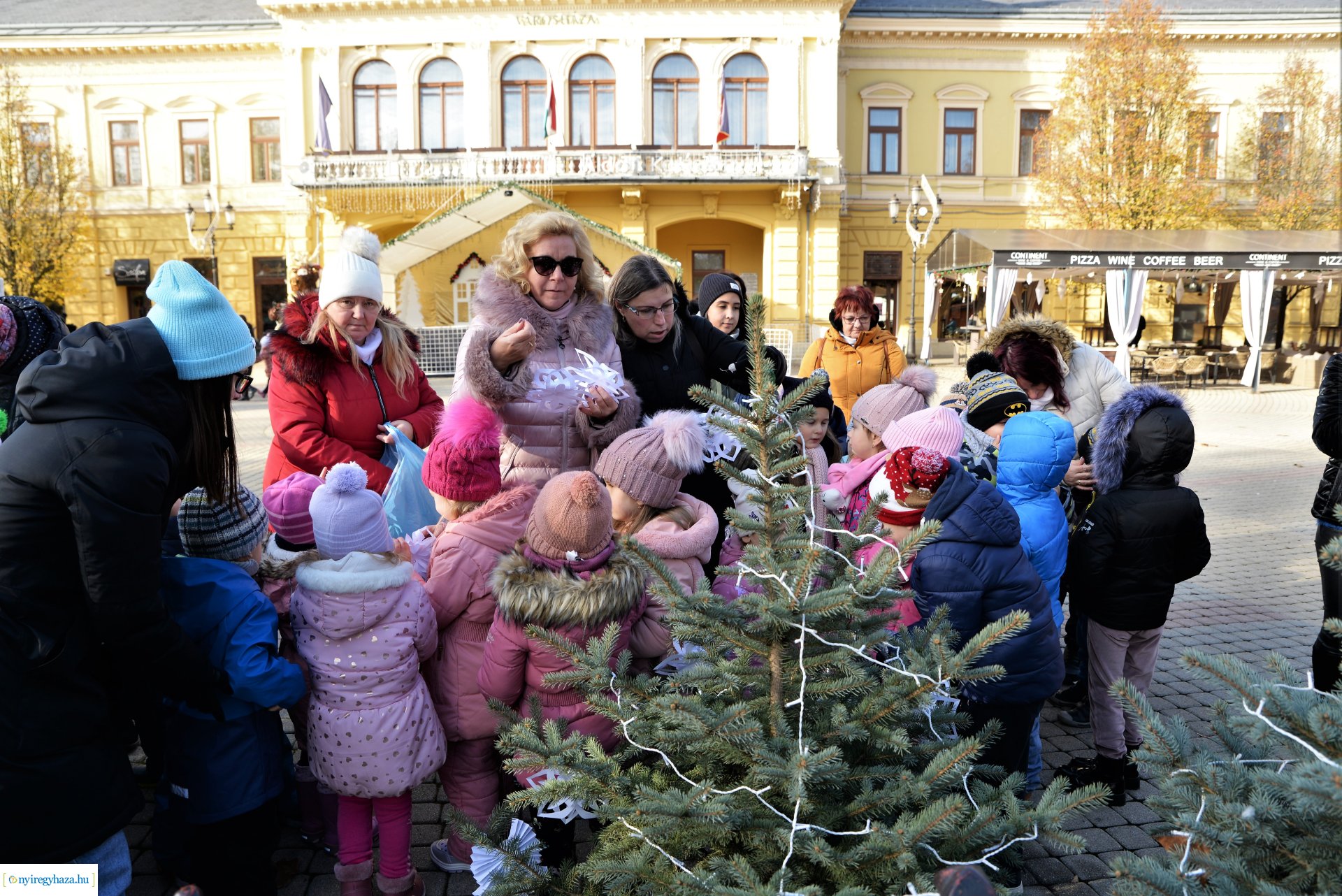 A "Kis karácsonyi sétány-t" óvodások díszítették