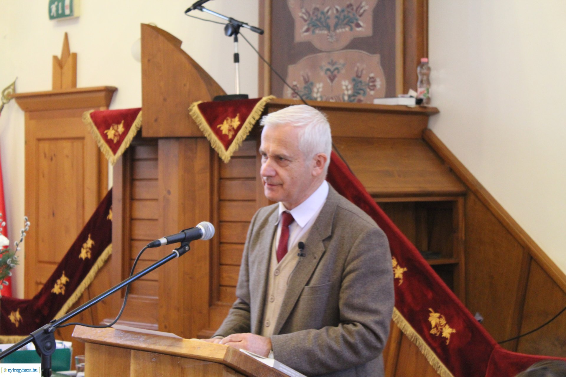 A költészet az értékközvetítés és lelki egészség megőrzésének az eszköze – Petőfi volt a Református Esték fókuszában