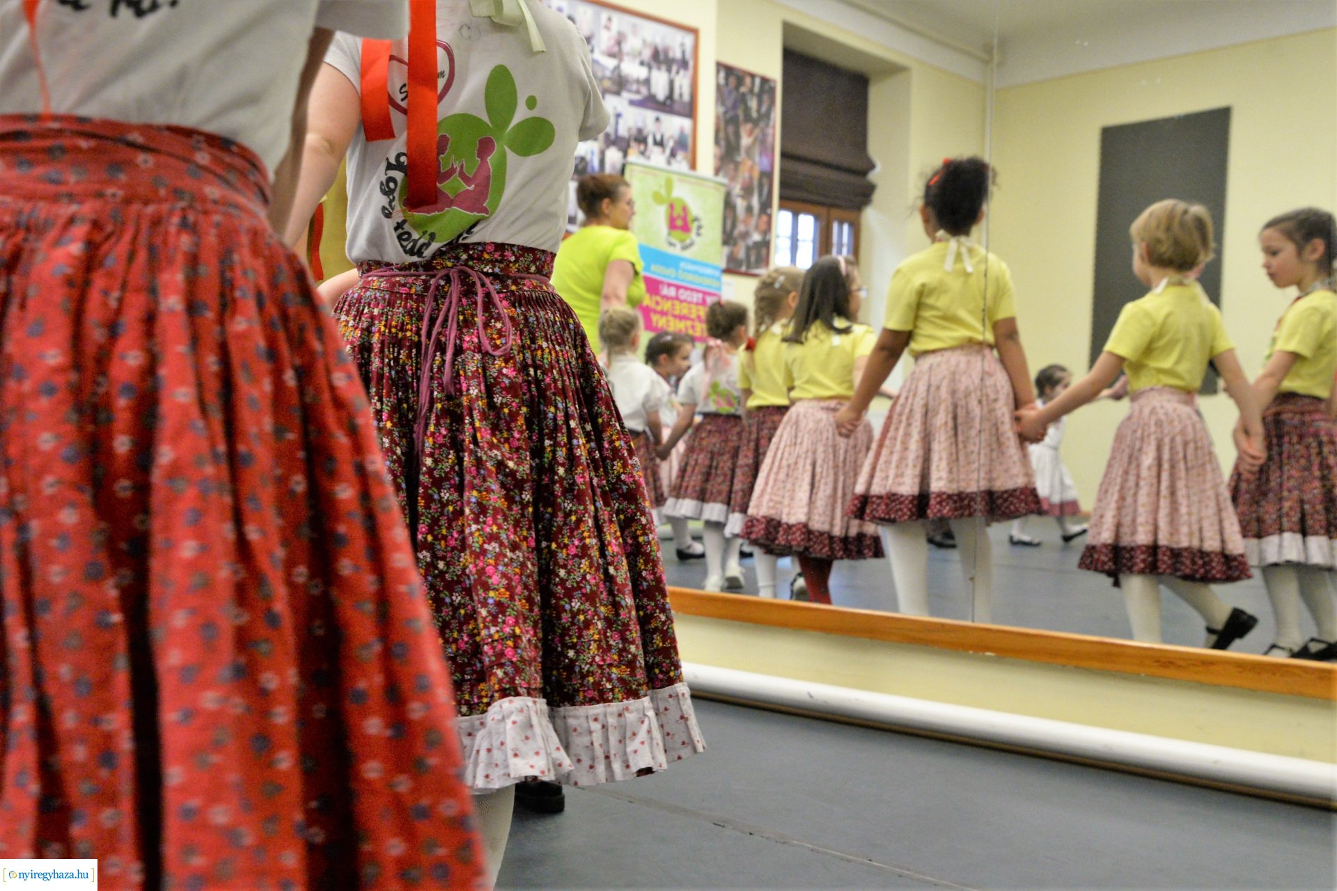 A Kölyökvárban már a nemzeti  ünnepre készültek az óvodások