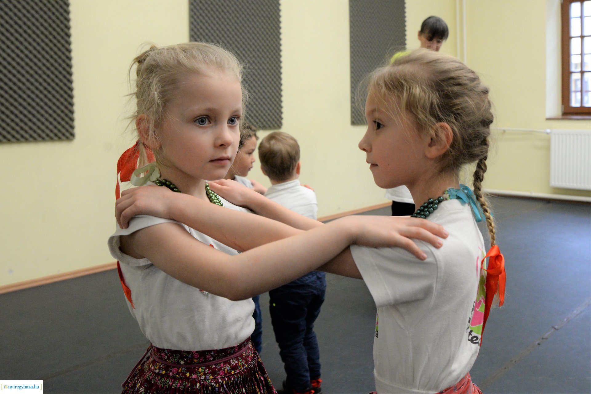 A Kölyökvárban már a nemzeti  ünnepre készültek az óvodások