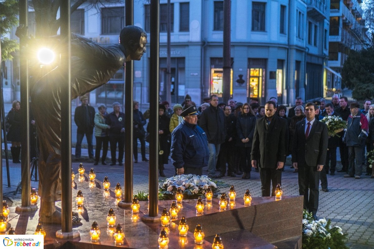 A kommunizmus áldozataira emlékeztek