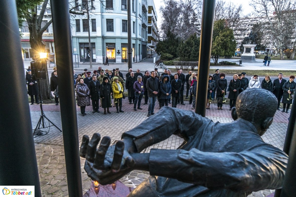 A kommunizmus áldozataira emlékeztek
