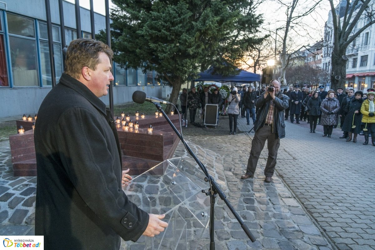 A kommunizmus áldozataira emlékeztek