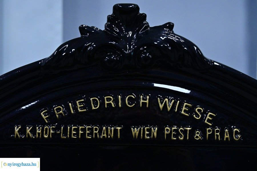 A Kossuth-bankótól a forintig - időszaki kiállítás a Kállay Házban