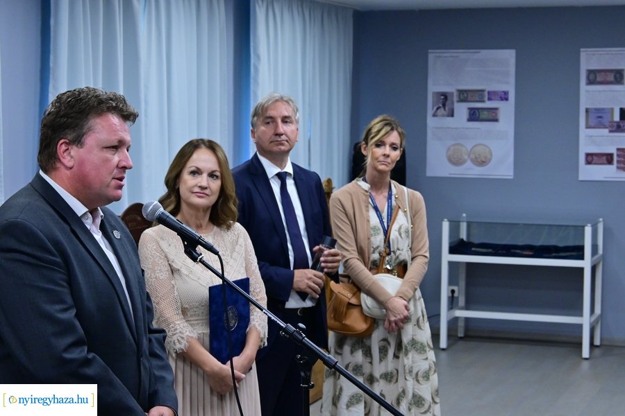 A Kossuth-bankótól a forintig - időszaki kiállítás a Kállay Házban