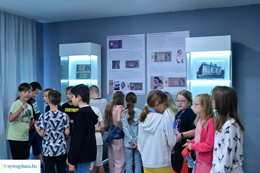 A Kossuth-bankótól a forintig - időszaki kiállítás a Kállay Házban