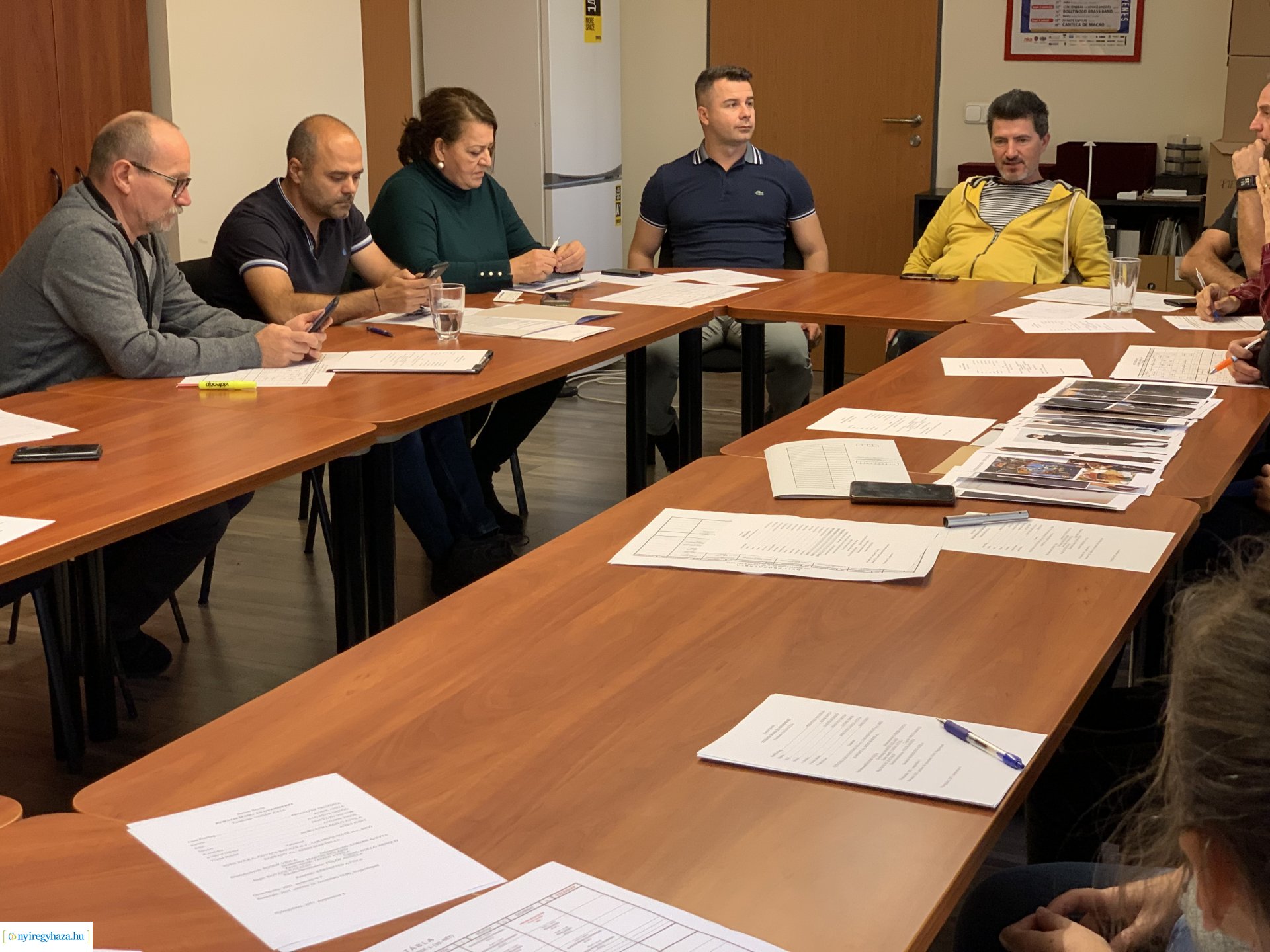 A Kurázsi mama és gyermekei című előadás jelmez- és díszlettervei