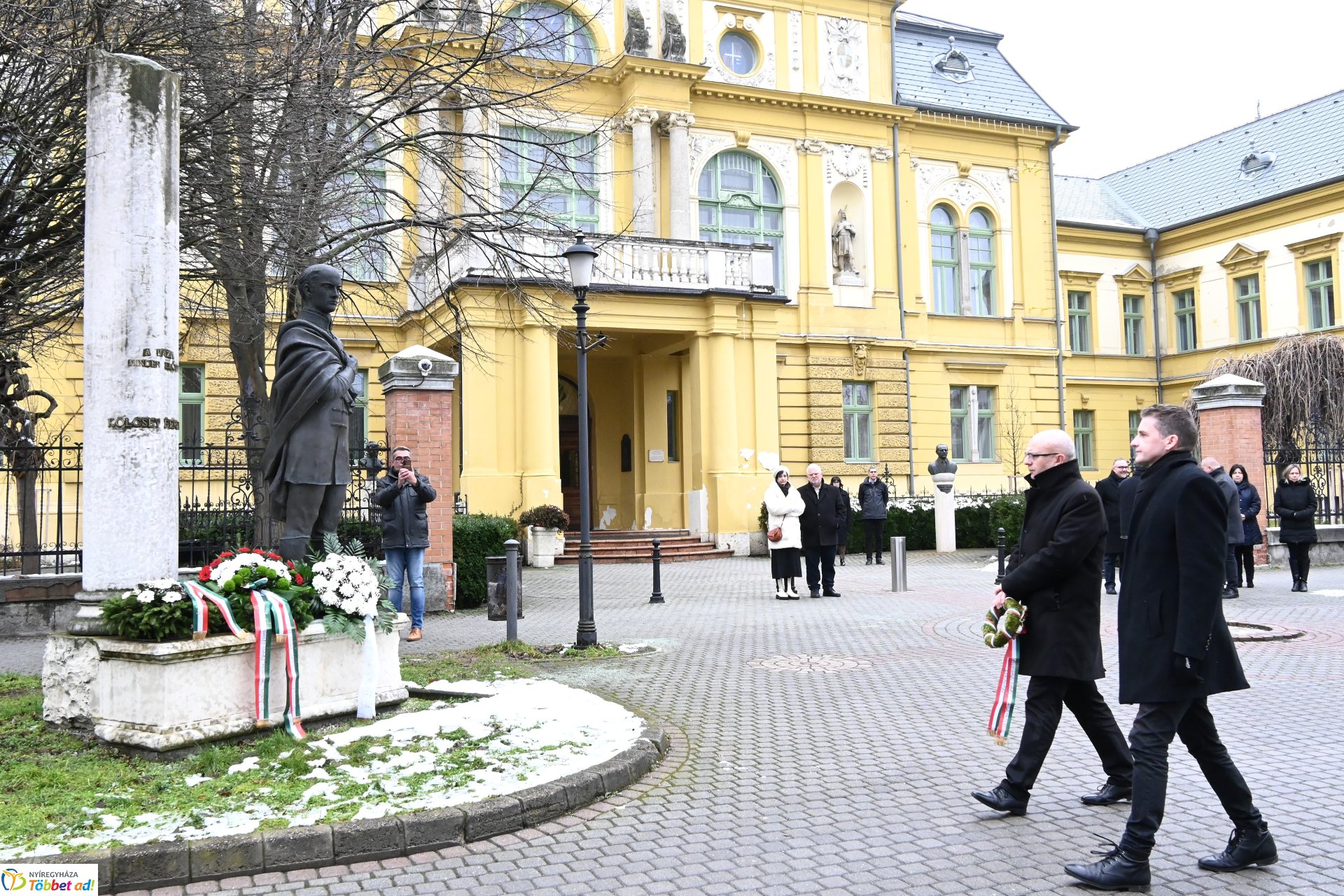 A Magyar Kultúra Napja - koszorúzás a Vármegyeháza bejáratánál