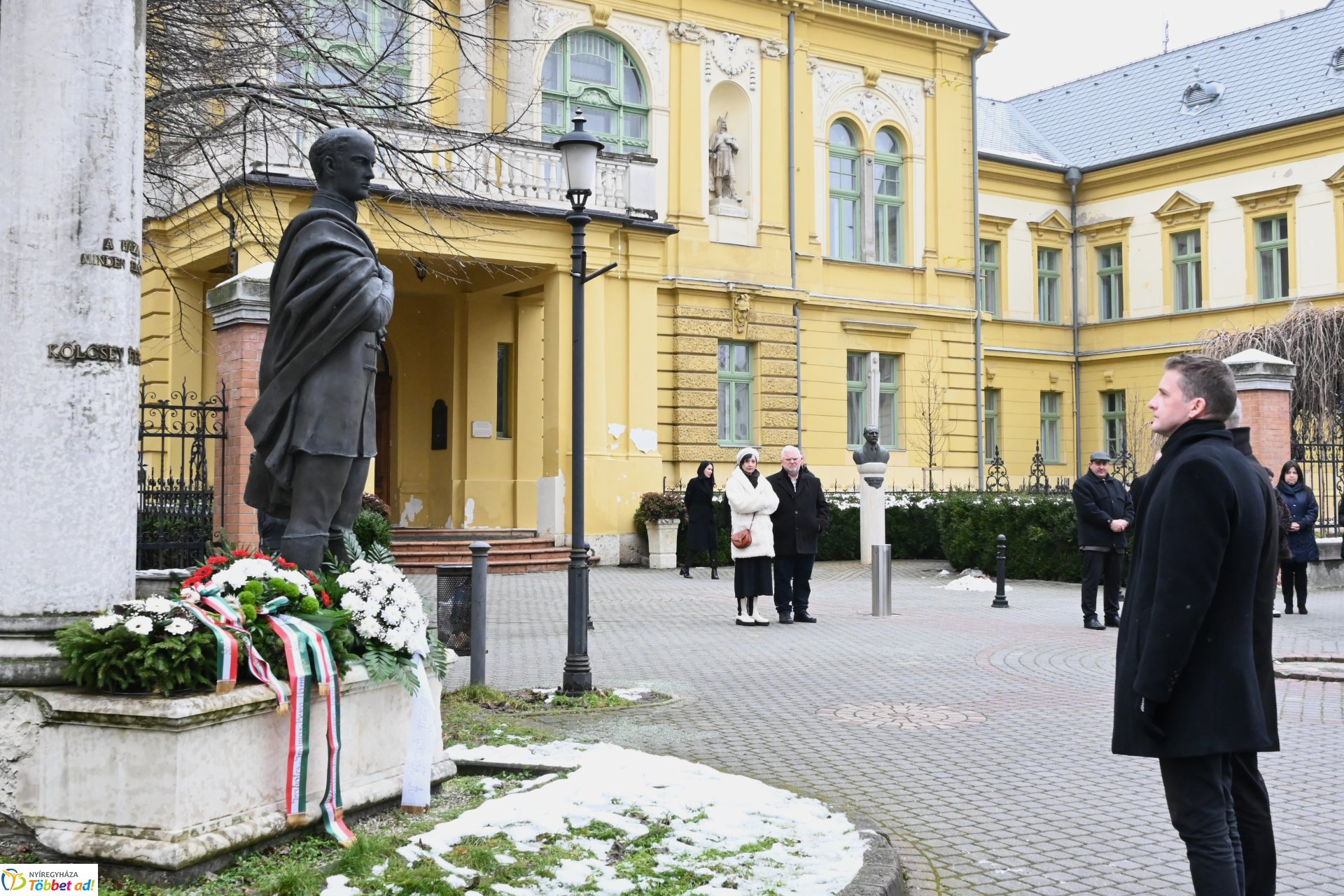 A Magyar Kultúra Napja - koszorúzás a Vármegyeháza bejáratánál