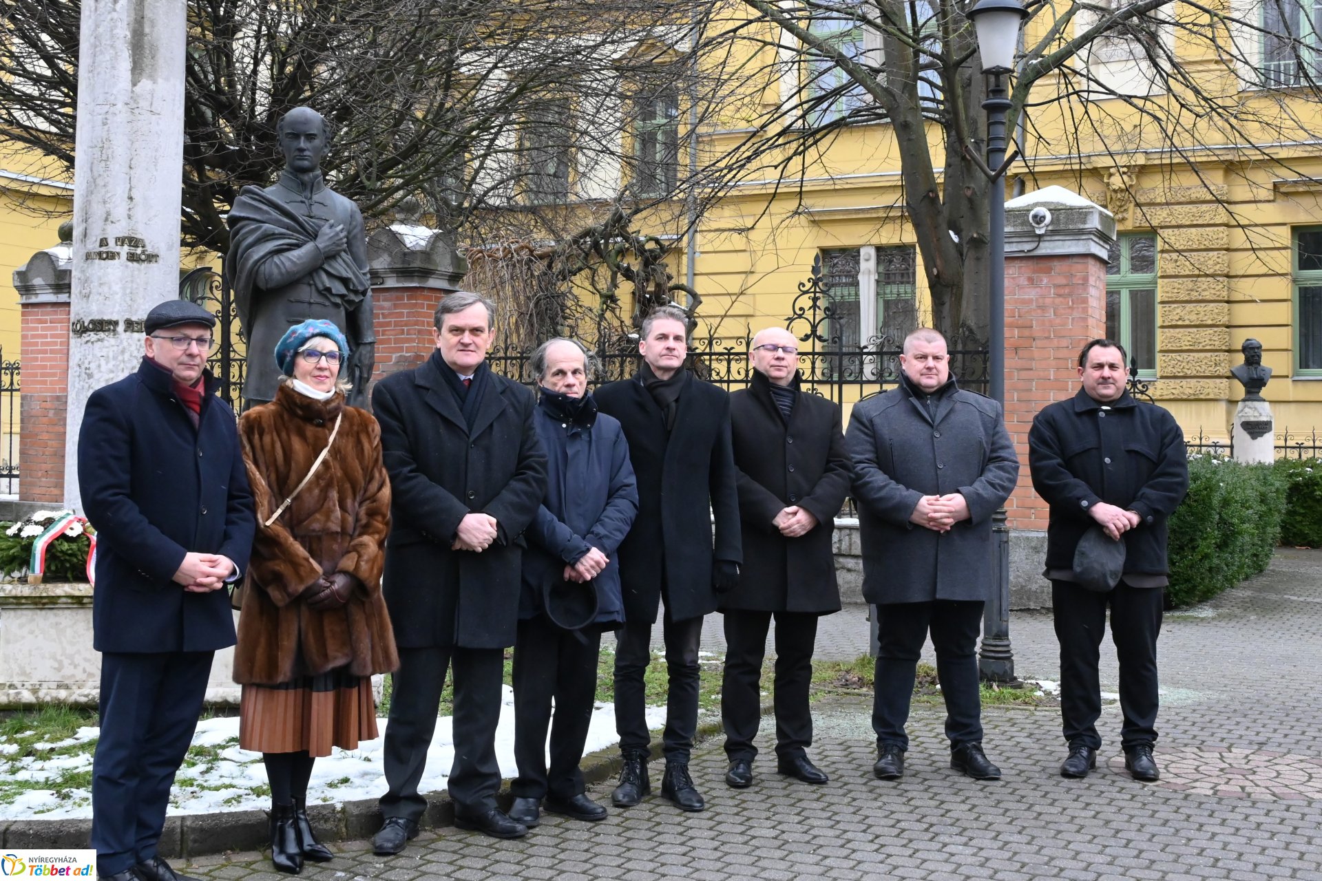 A Magyar Kultúra Napja - koszorúzás a Vármegyeháza bejáratánál
