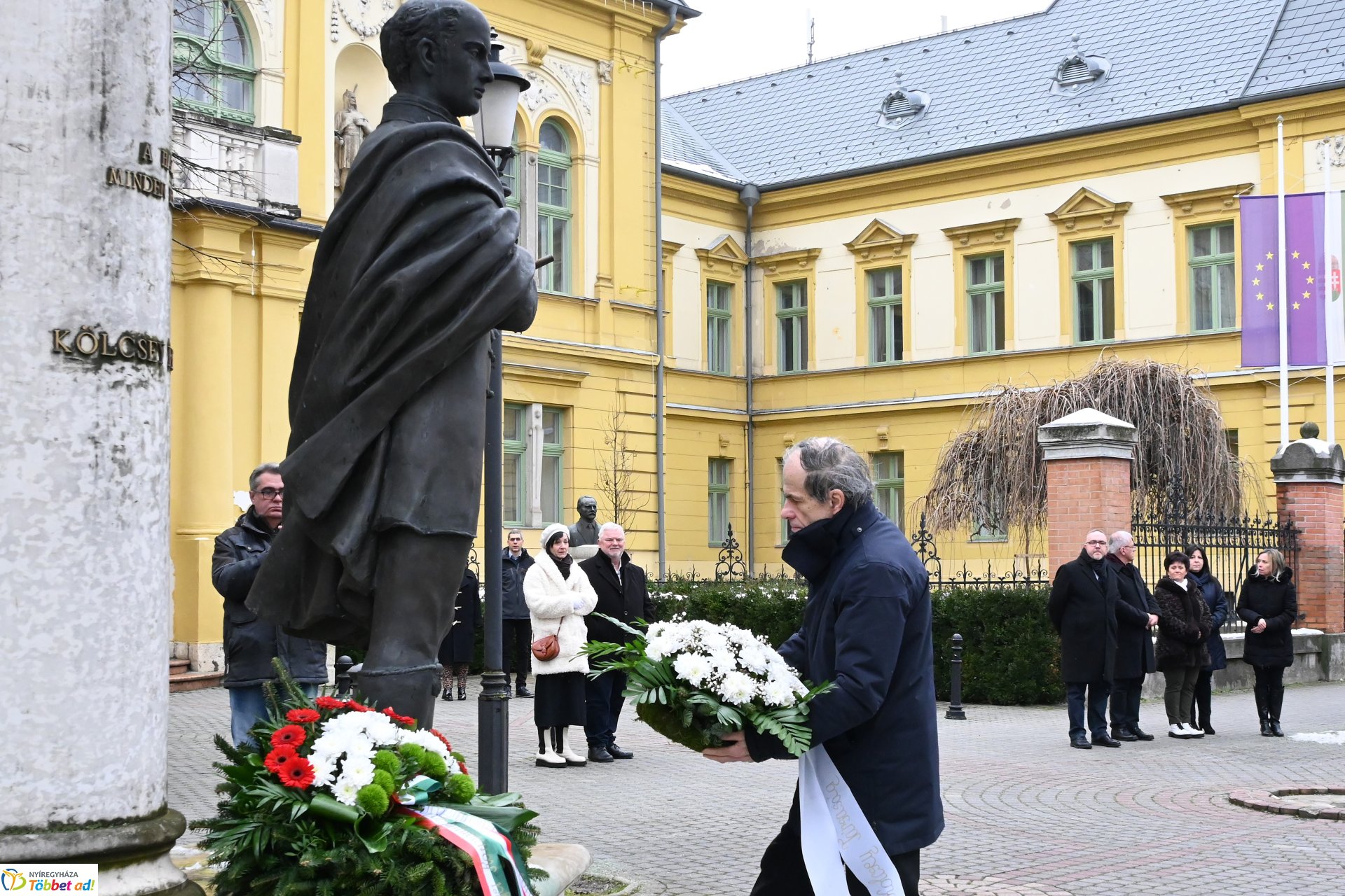 A Magyar Kultúra Napja - koszorúzás a Vármegyeháza bejáratánál