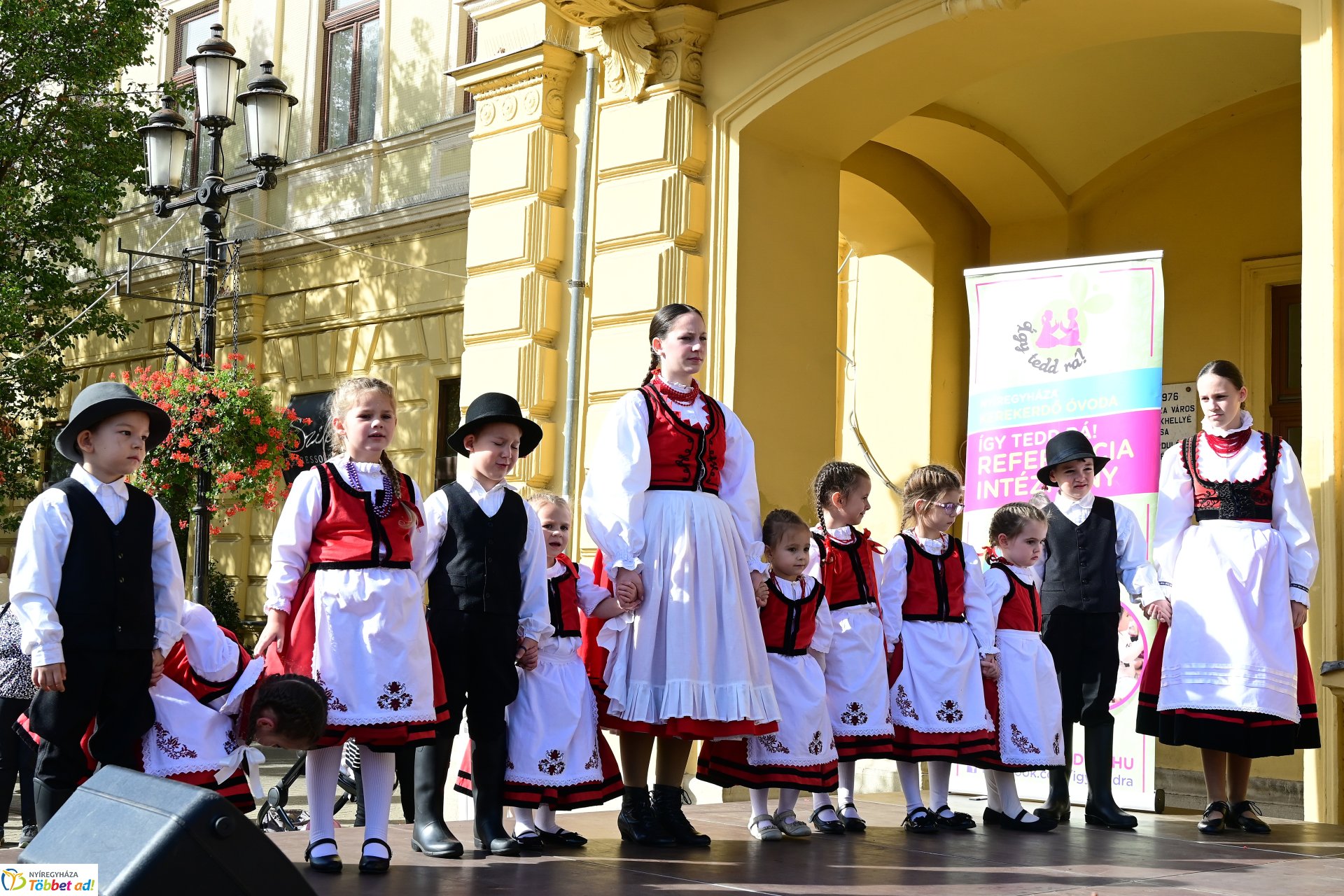 A Magyar Népi Játék Napját ünnepelték a Kossuth téren