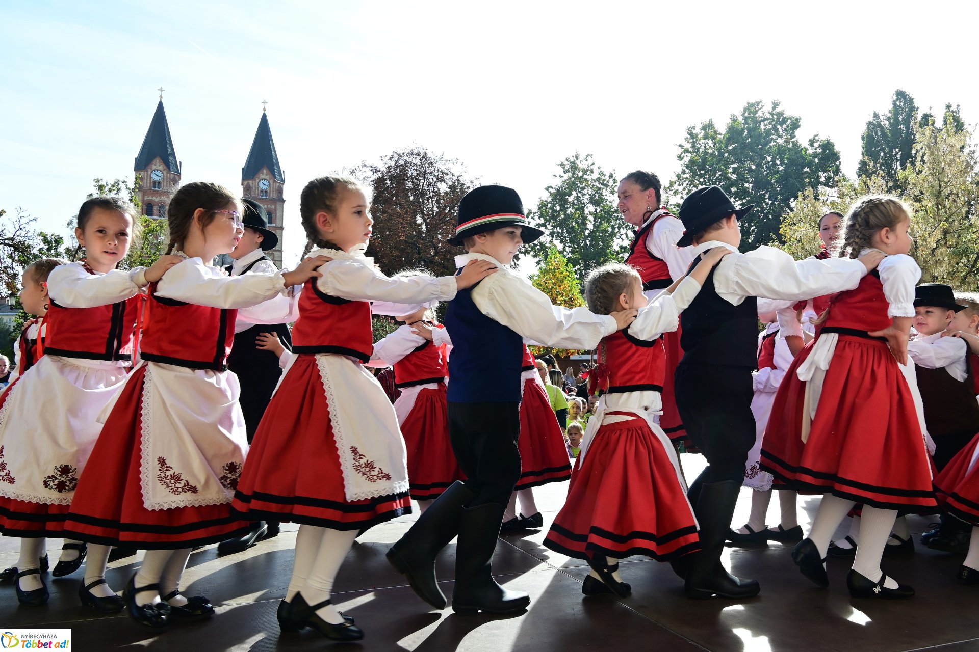 A Magyar Népi Játék Napját ünnepelték a Kossuth téren