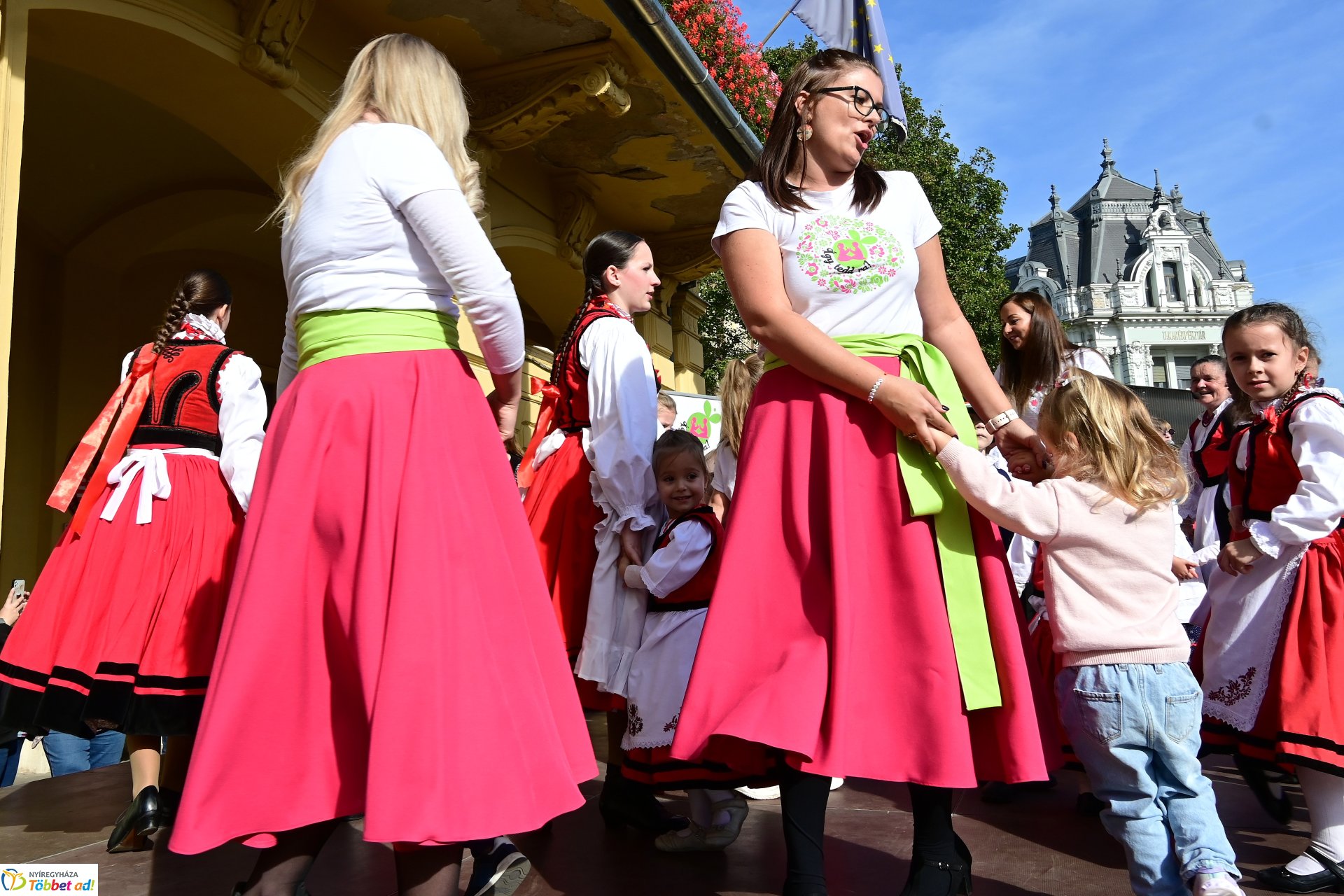 A Magyar Népi Játék Napját ünnepelték a Kossuth téren