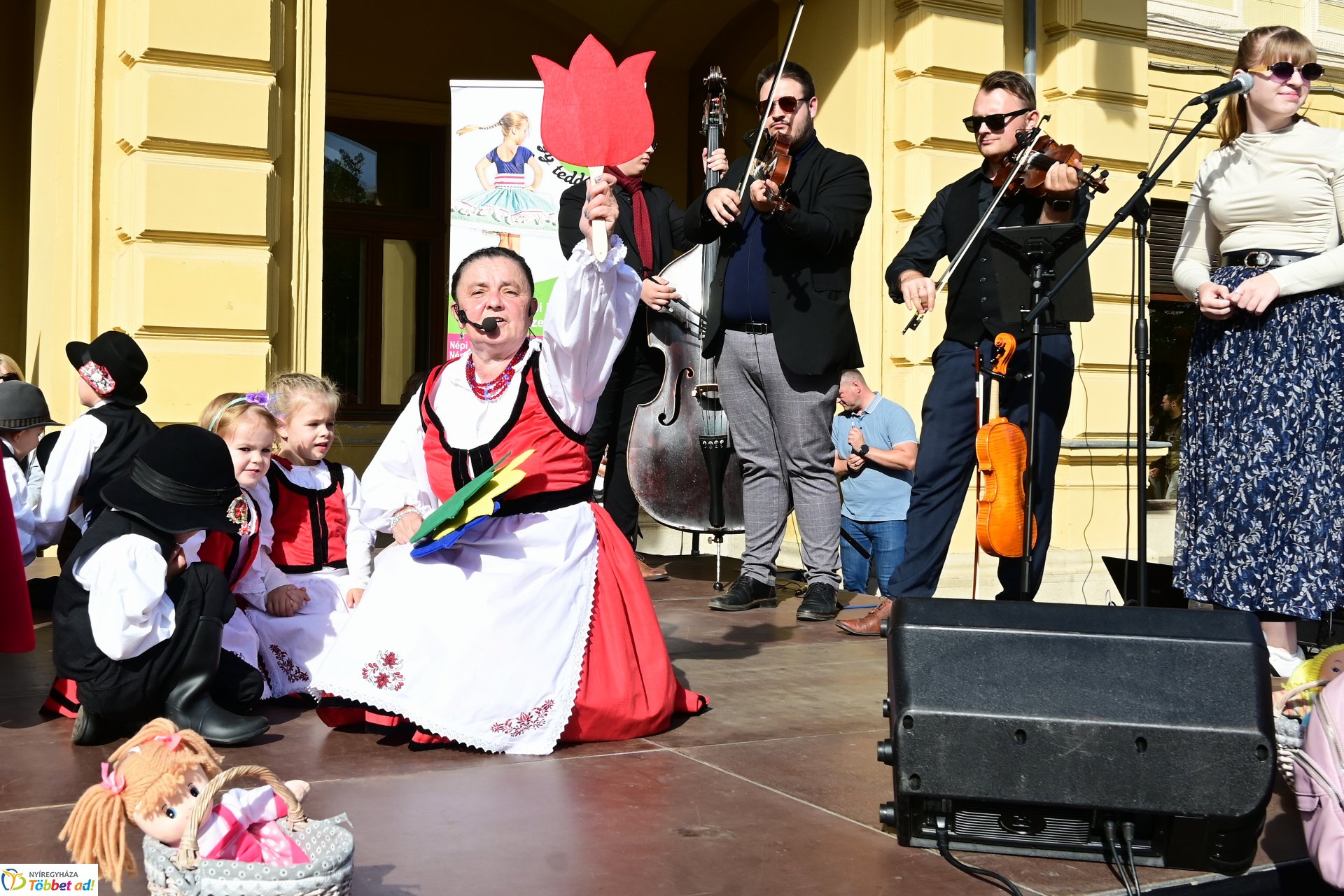 A Magyar Népi Játék Napját ünnepelték a Kossuth téren