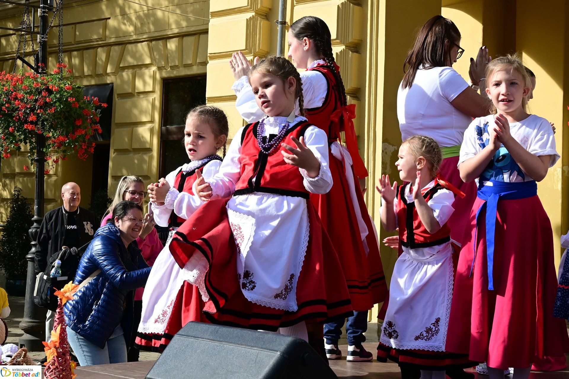 A Magyar Népi Játék Napját ünnepelték a Kossuth téren