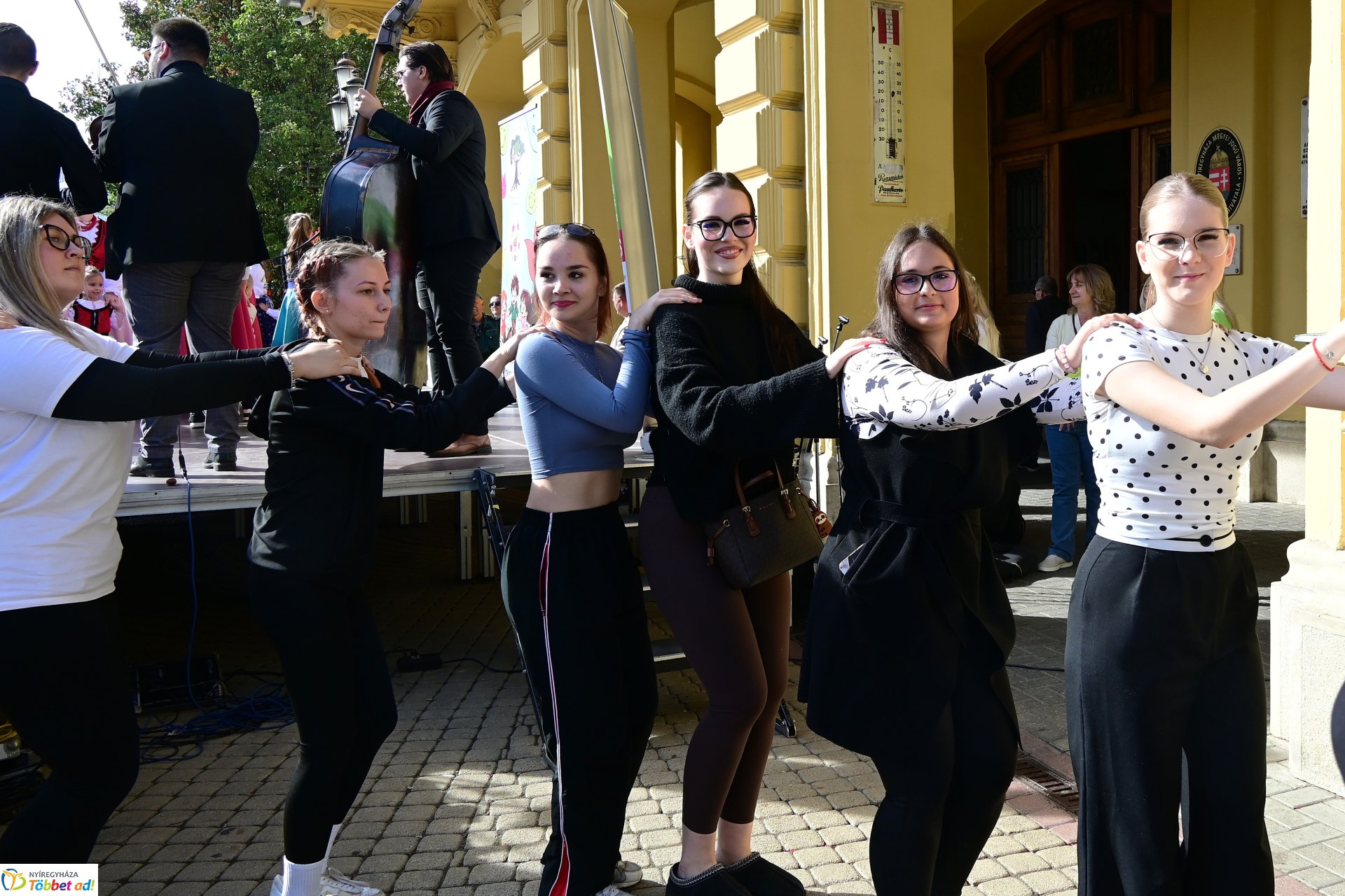 A Magyar Népi Játék Napját ünnepelték a Kossuth téren
